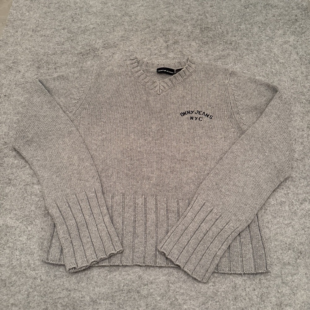 DKNY Women's V-Neck Cropped Sweater Gray With Black Print Logo Preppy Size L